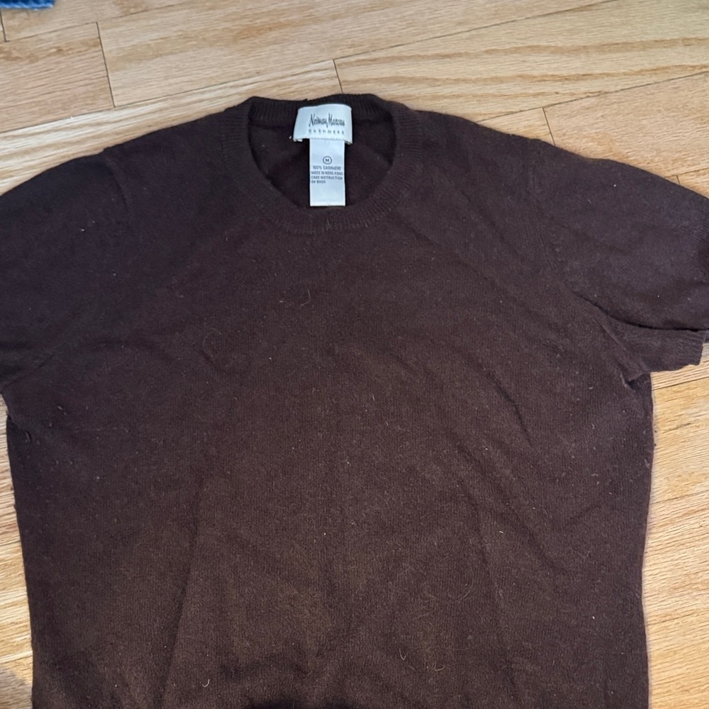 Neiman Marcus 100% Cashmere Sweater